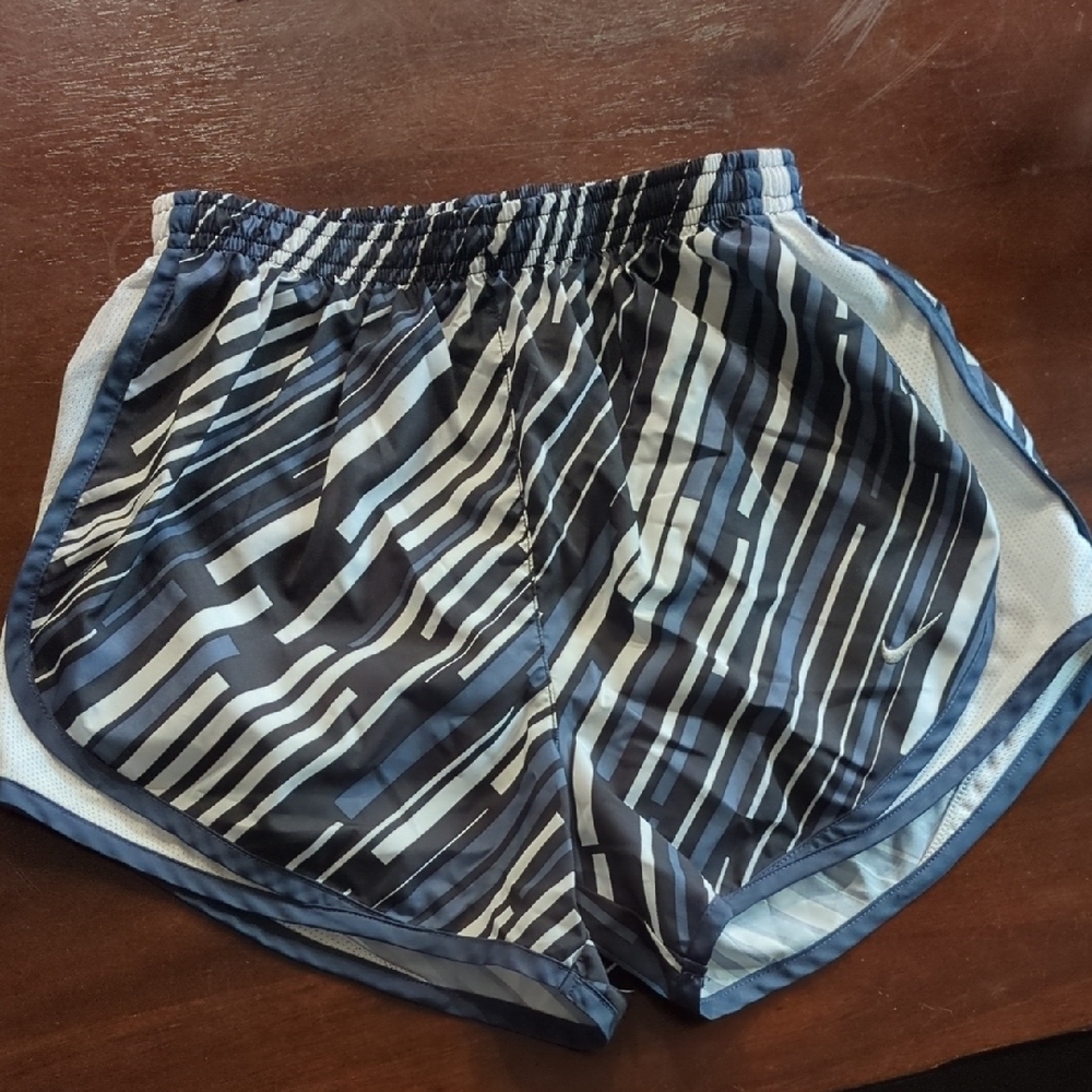 Women's Nike Tempo Shorts